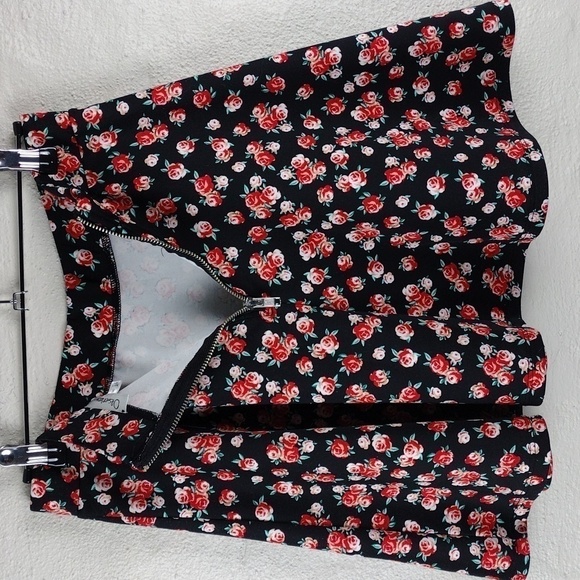 Olsenboye Black Pink Rose Floral Polyester Flat Front Zip Back Mini Circle Skirt - Picture 8 of 10